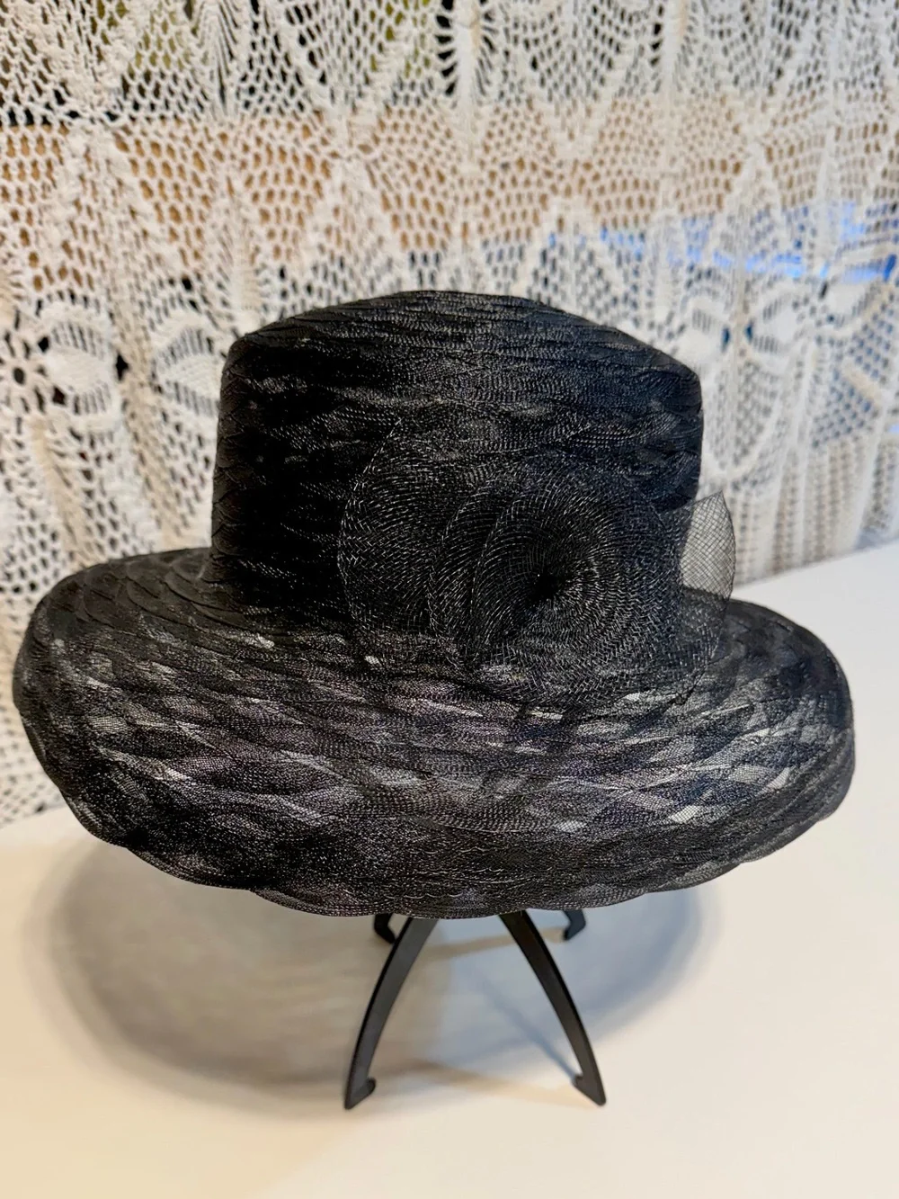 Wide‎ brim fancy hat women’s black mesh flower rosette church retro vintage